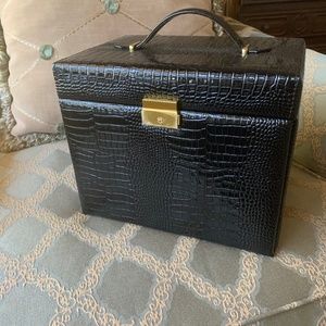 NOT USED! MACY’S JEWELRY BOX